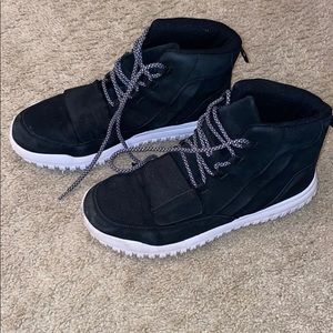 Men’s high top shoes